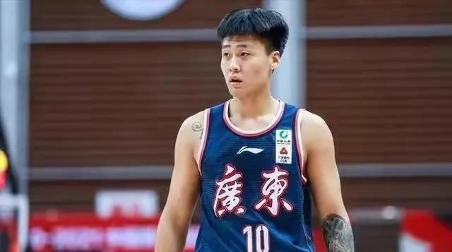 法媒：尤文与阿森纳联系，商谈托马斯冬窗转会事宜据法国媒体Foot Mercato报道，尤文与阿森纳进行了联系，商谈托马斯的转会事宜。